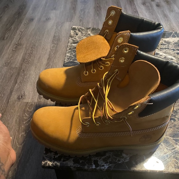 Selling brand new timberland boots size 8m in men’s